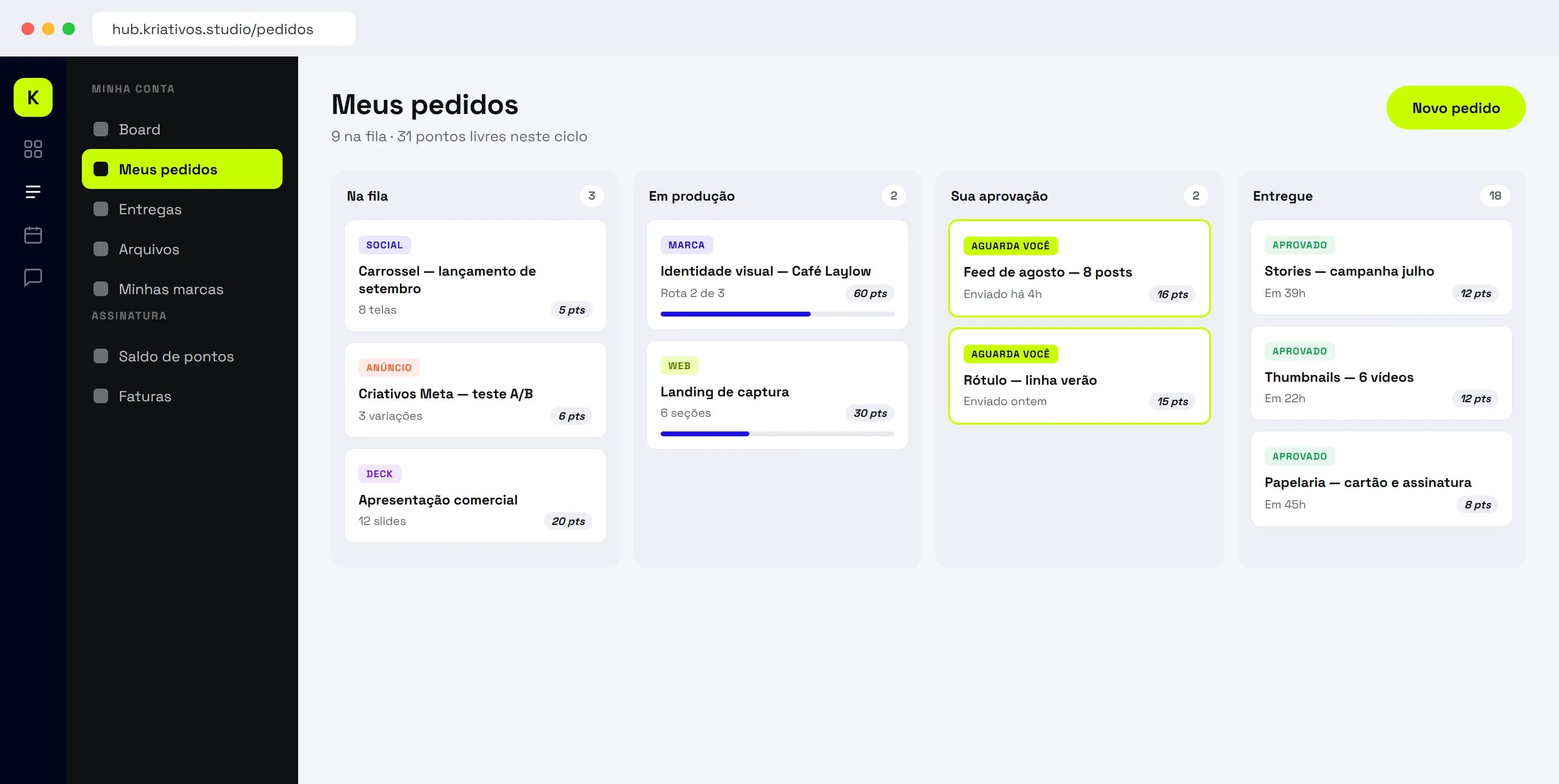 Fila de pedidos em quatro colunas: Na fila, Em produção, Sua aprovação e Entregue